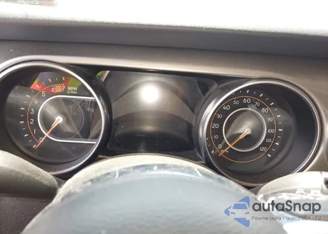 2020 Jeep Wrangler Unlimited Sahara 4X4 z USA, uszkodzony, nr VIN 1C4HJXEN3LW259581